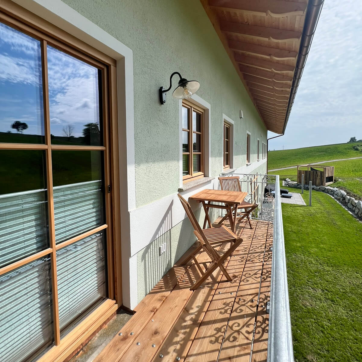 Apartmenthaus-Dorfen-1-OG-Balkon