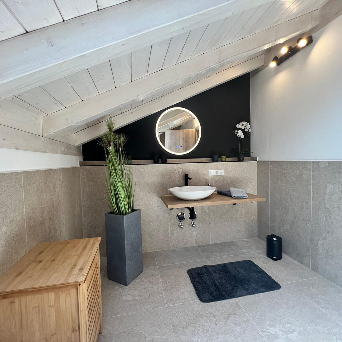Apartmenthaus-Dorfen-Dachgeschosswohnung-Badezimmer