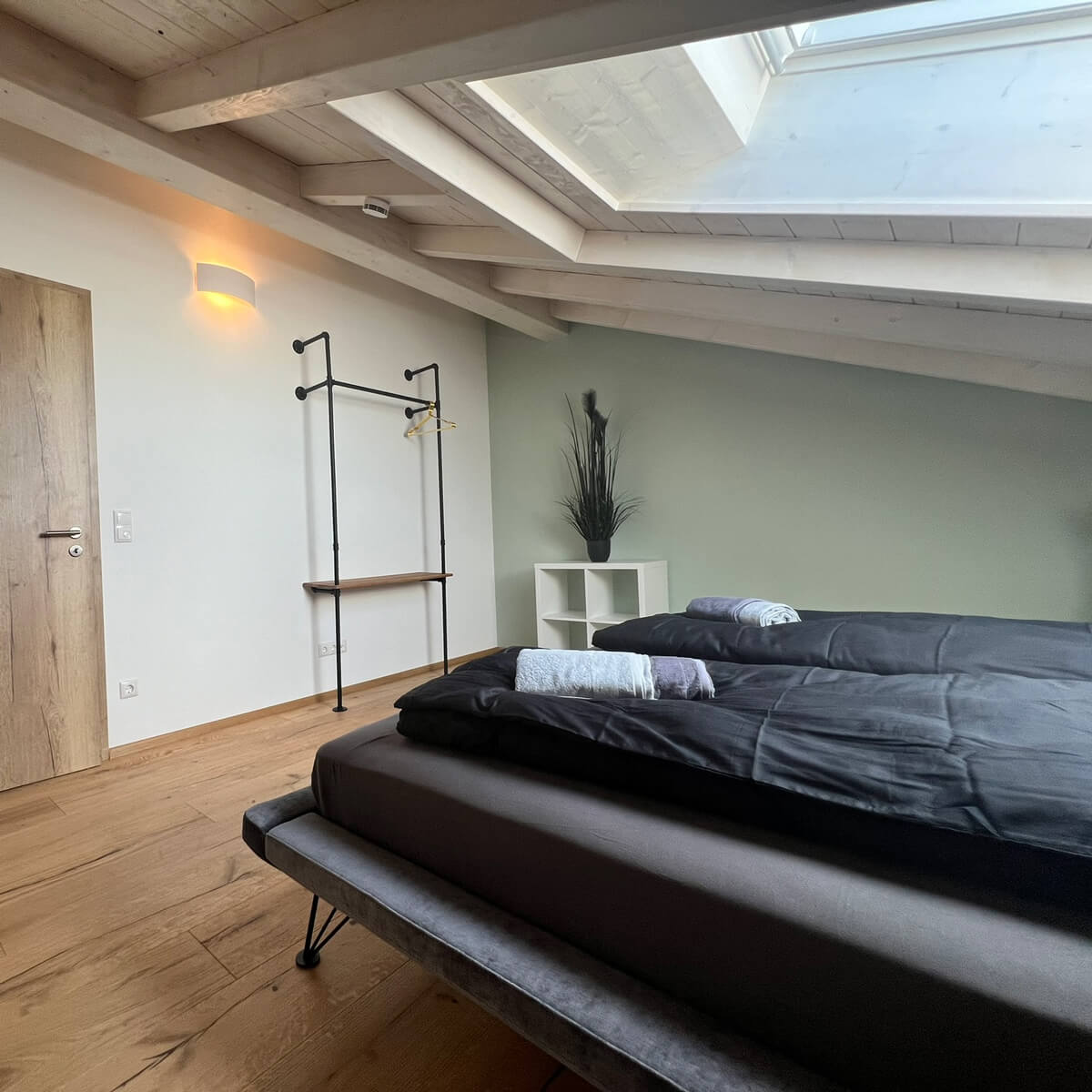 Apartmenthaus-Dorfen-Dachgeschosswohnung-Schlafzimmer