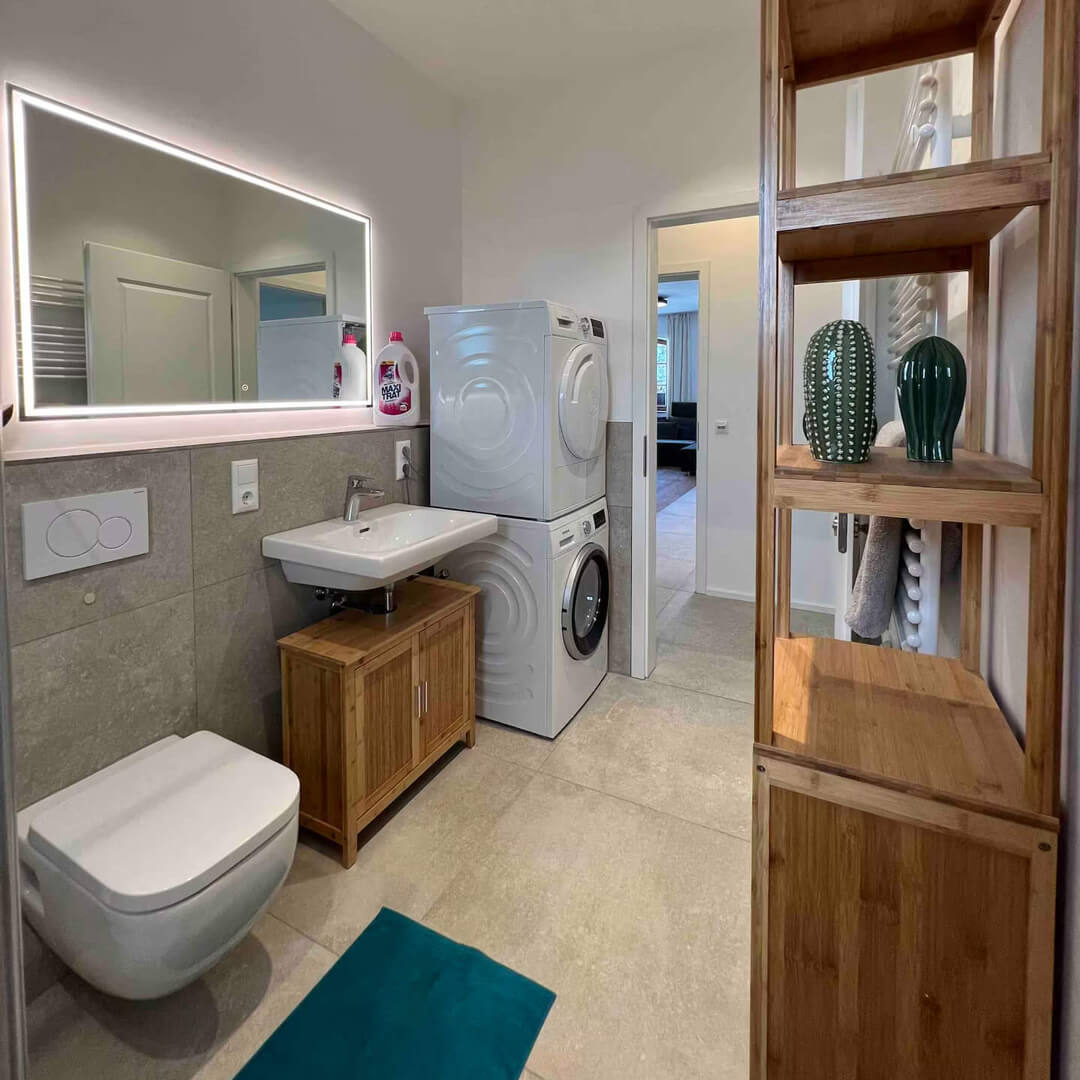Ferienwohnungen-Glonn-Billard-Wohnung-Badezimmer